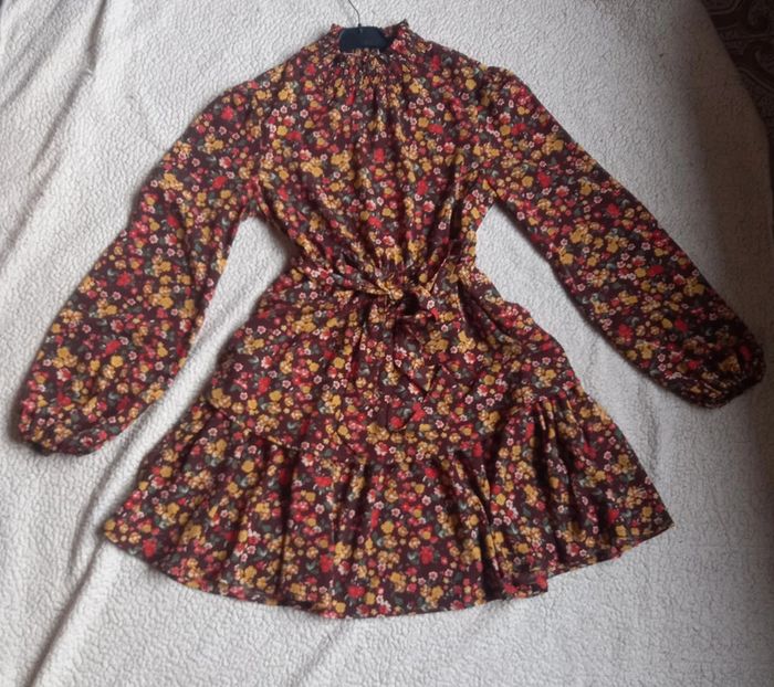 Robe à volants fleurie