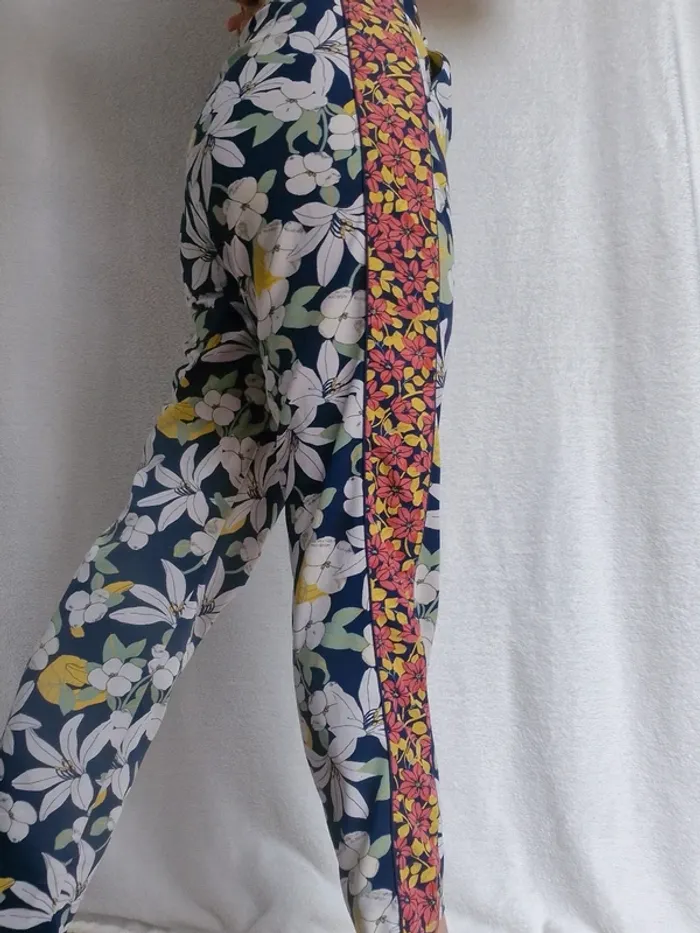 Pantalon fleuris 🌺 - photo numéro 2