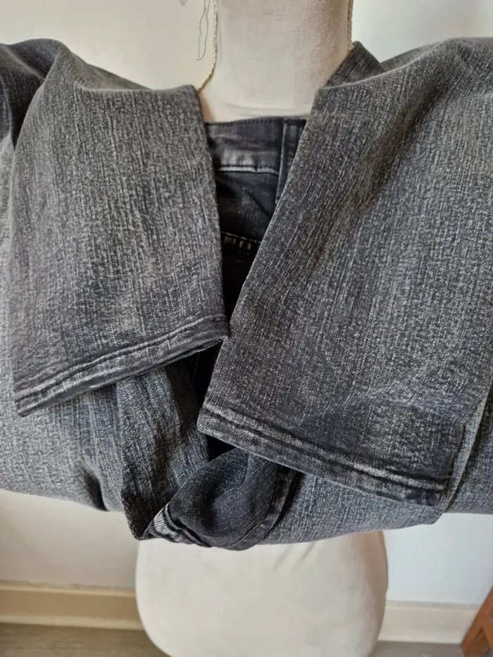Jean skinny gris noir h&m taille 50 - photo numéro 7