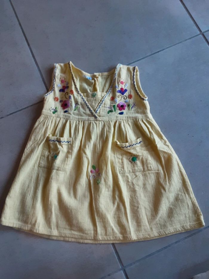 Robe tunique brodé fleurs T. 2 ans