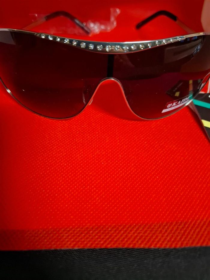 Paire de lunettes de soleil  KAIDI neuve avec étiquette uv400 protection CE - photo numéro 3