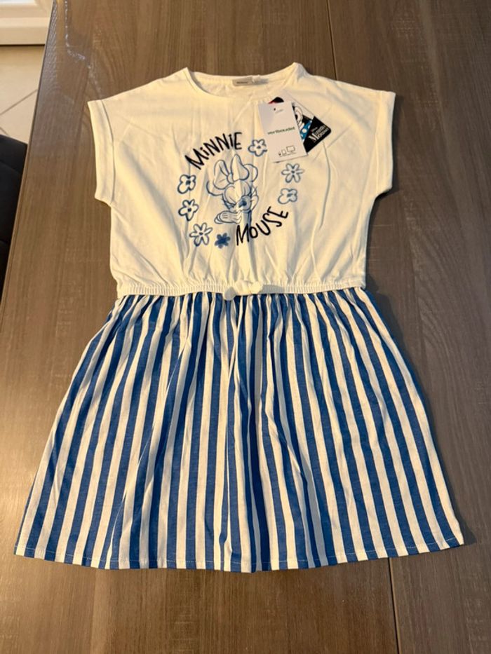Robe neuf vertbaudet Disney neuf taille 8 ans