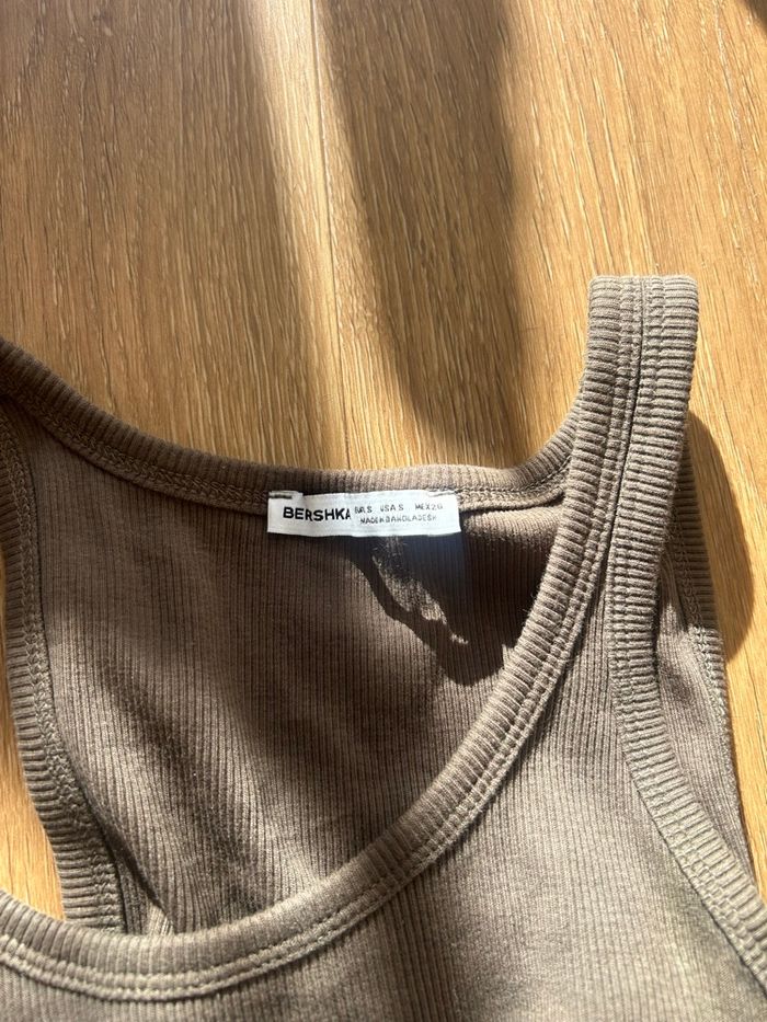 Débardeur bershka kaki - photo numéro 3