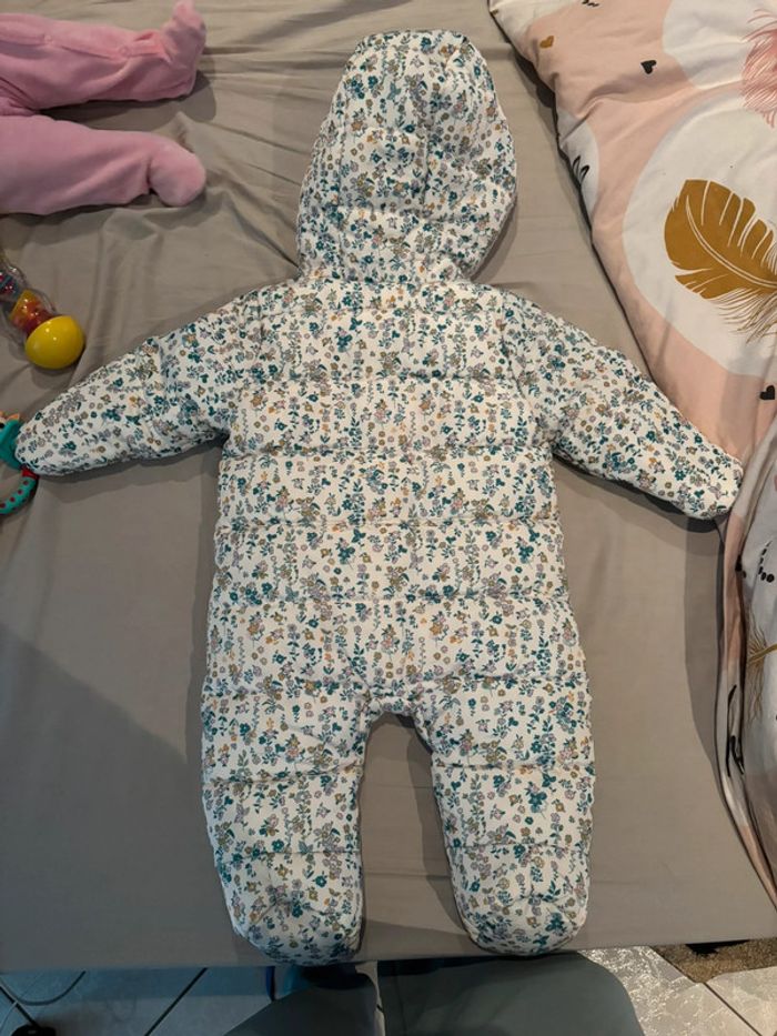 Combinaison à capuche hiver avec fleurs Tape à l'oeil Taille 3-6 mois - photo numéro 3