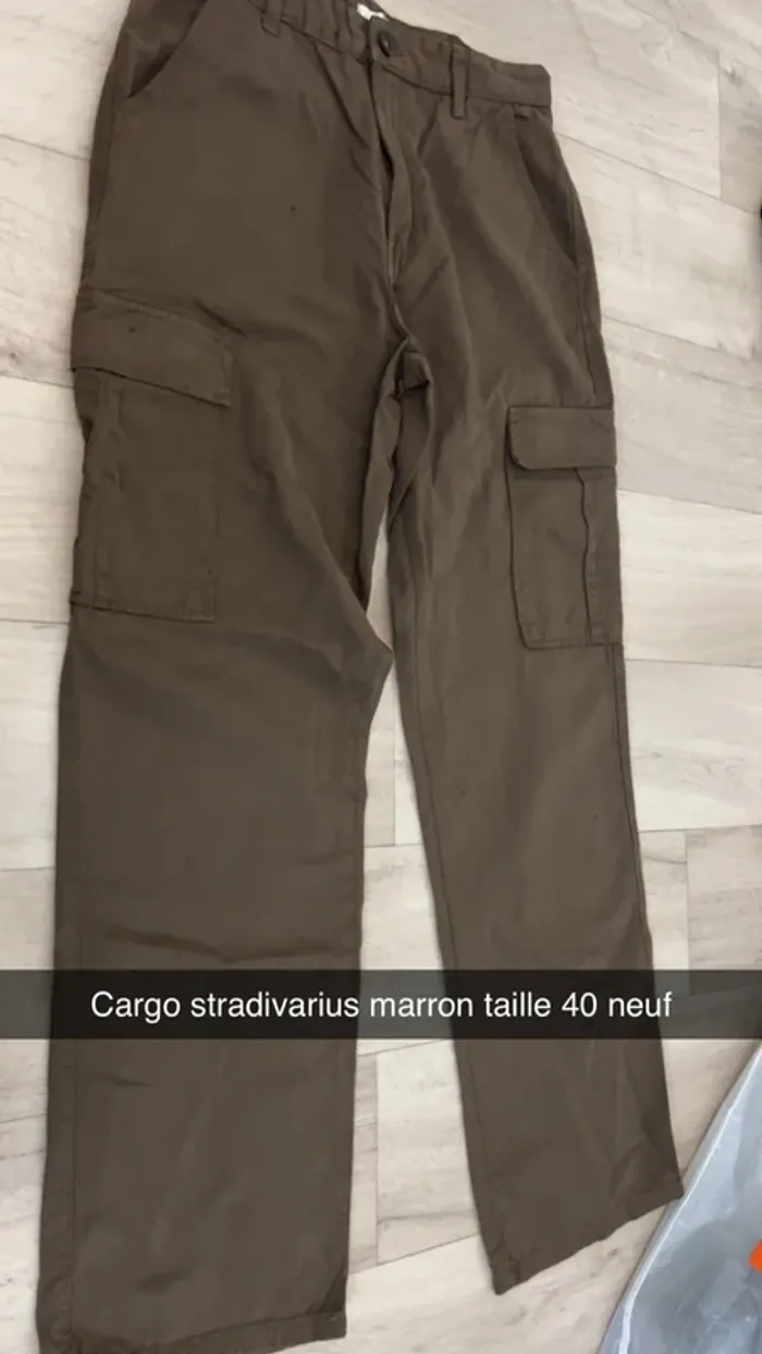 Cargo stradivarius marron taille 40 neuf