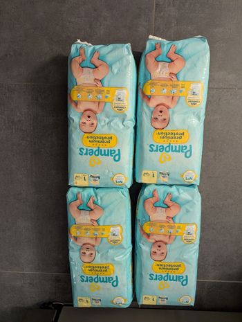 4 paquets de couches Pampers premium protection taille 1