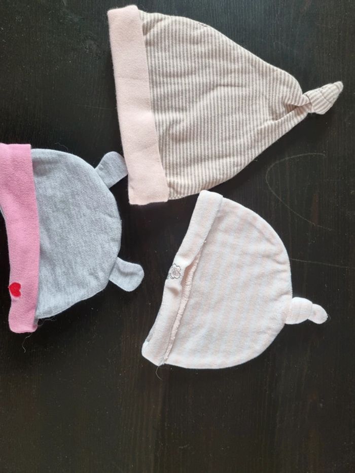 Lot bonnets bébé
