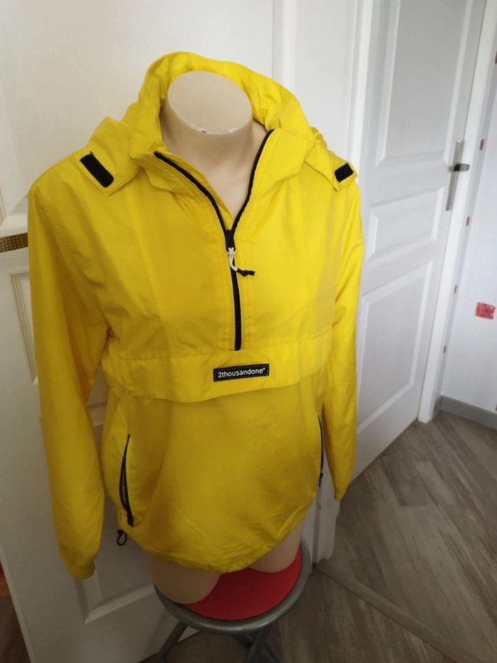 Veste style k way a enfiler Bershka