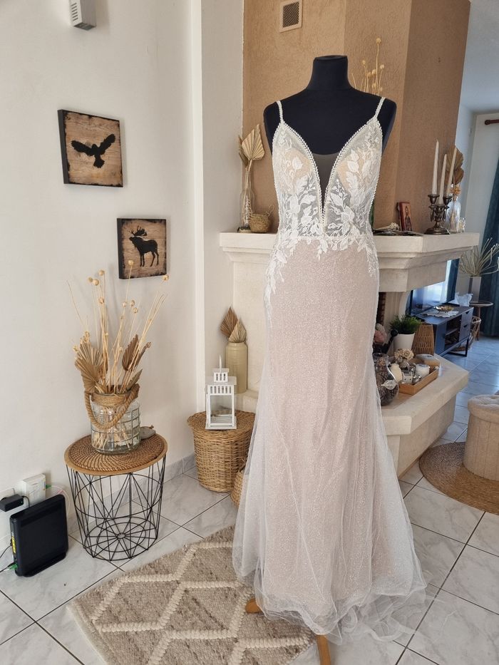 Robe de Mariée/ Robe de soirée - photo numéro 2