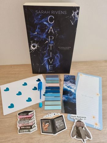 Box Captive première édition avec pages noires  + Goodies
