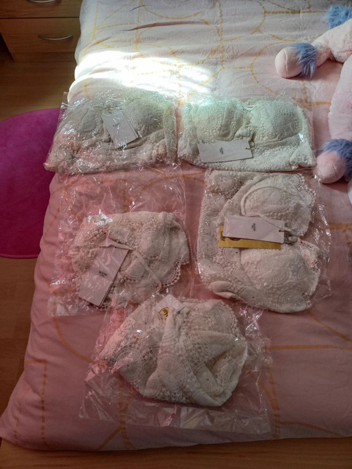 Lot de 5 hauts en dentelle - photo numéro 2