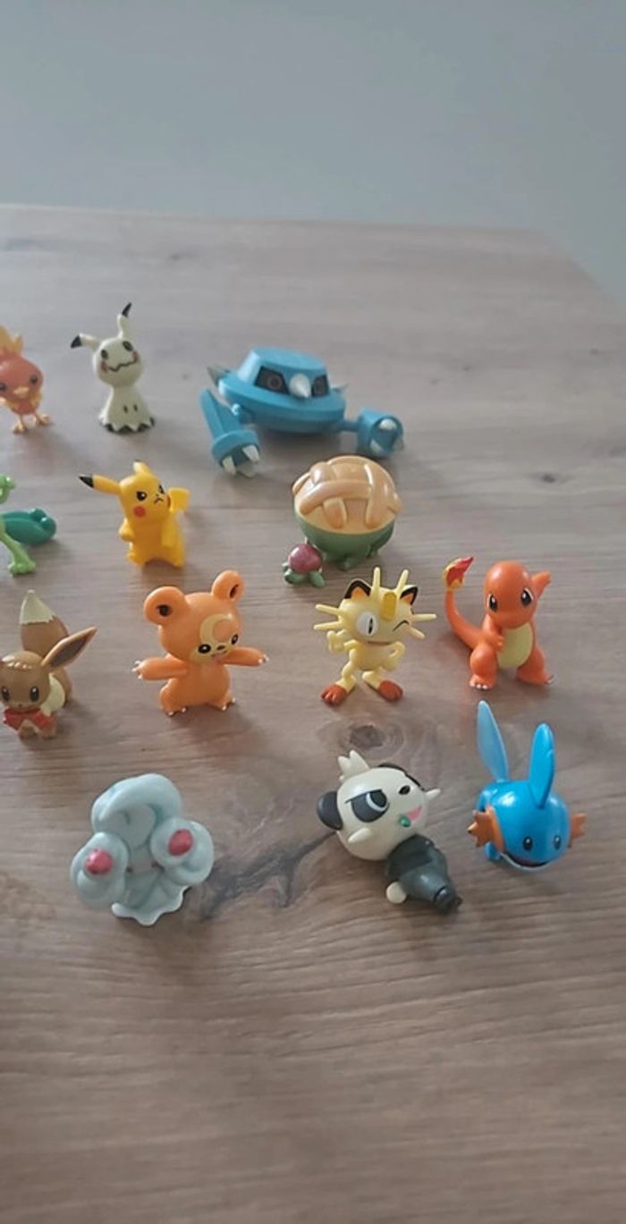 Lot de 23 figurines pokemon - photo numéro 4