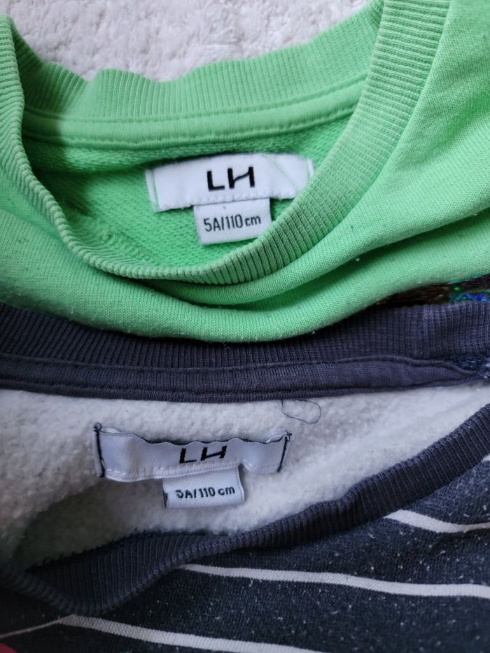 Lot de 4 pulls dont un cache cœur fille 5 ans - photo numéro 5