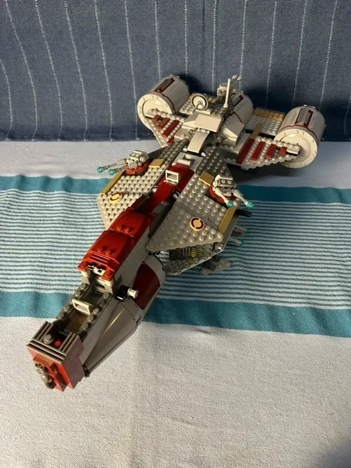 Lego Star Wars 7964 Fregate de La Republique sans figurine - photo numéro 1