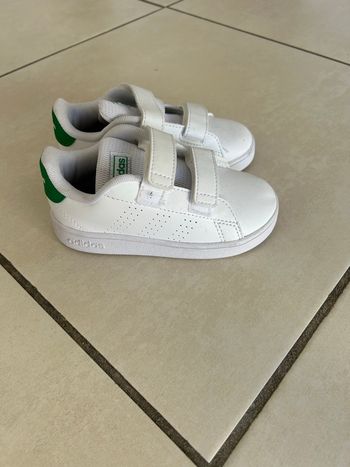 Chaussures adidas taille 25 neuve jamais porté