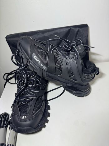 balenciaga track
