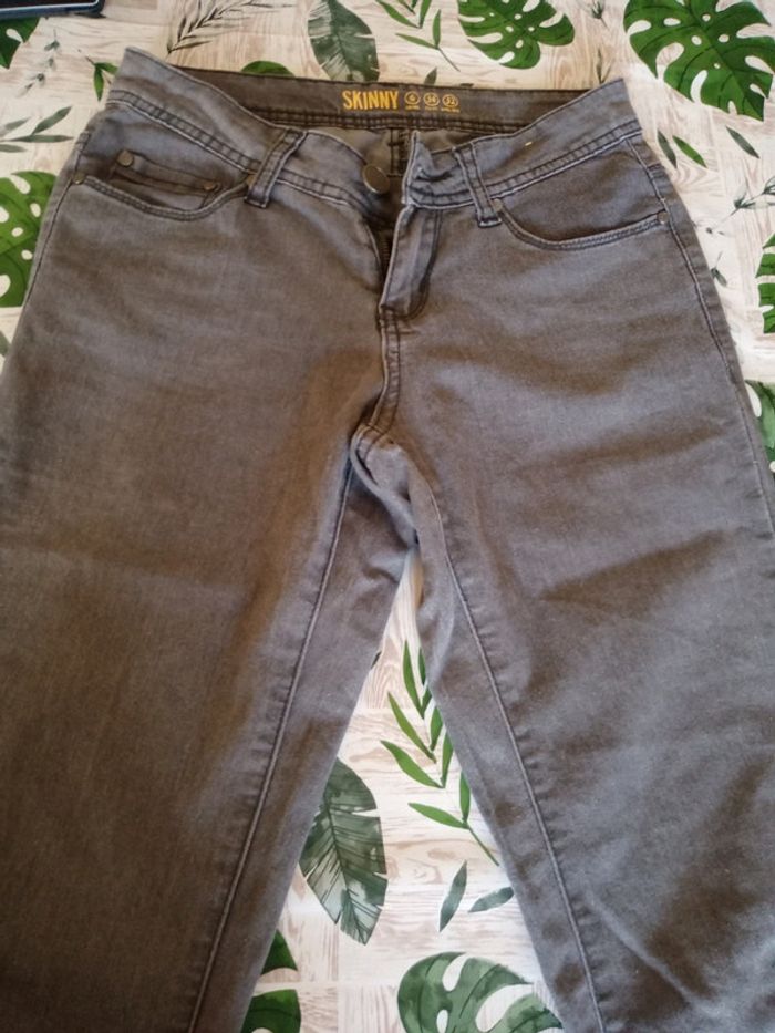 Pantalon gris - photo numéro 3