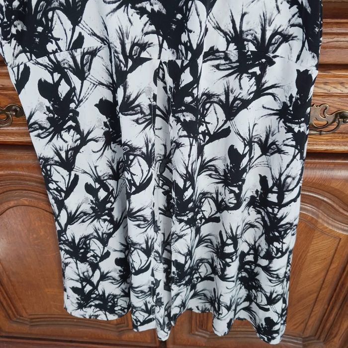 Robe 👗 longue fendue taille 38/m shein - photo numéro 5