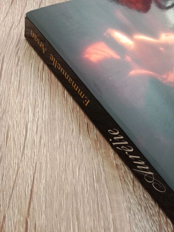 Emmanuelle Arsan 🪅 Aurélie - photo numéro 3