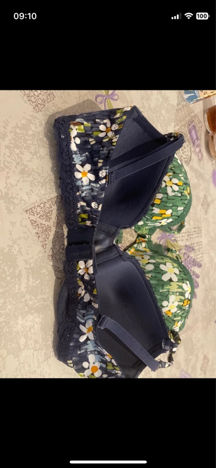 Soutien-gorge - photo numéro 4