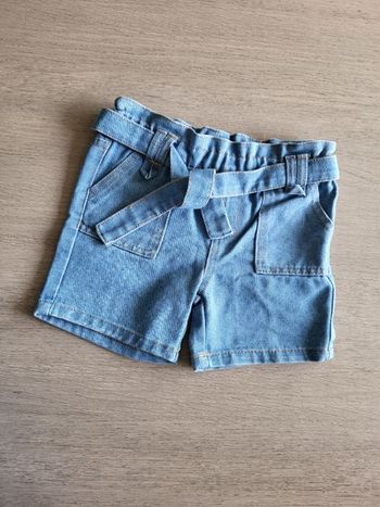 Joli short en jeans avec ceinture