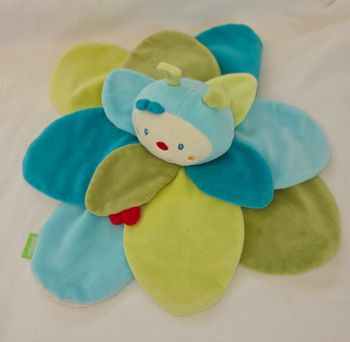Doudou plat papillon pétales bleu et vert - Les diabolos - Babysun