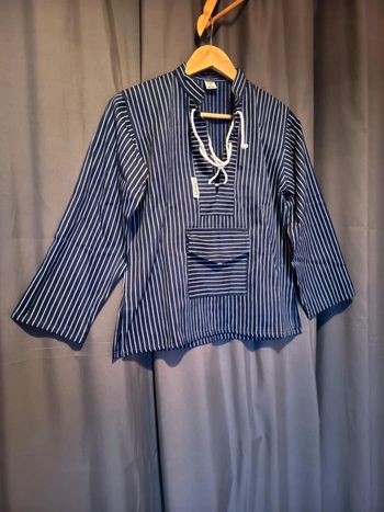 Marinière.unisex. Enfant. Marque sima . Fisher men . Manche longues. Bleu rayures blanches.