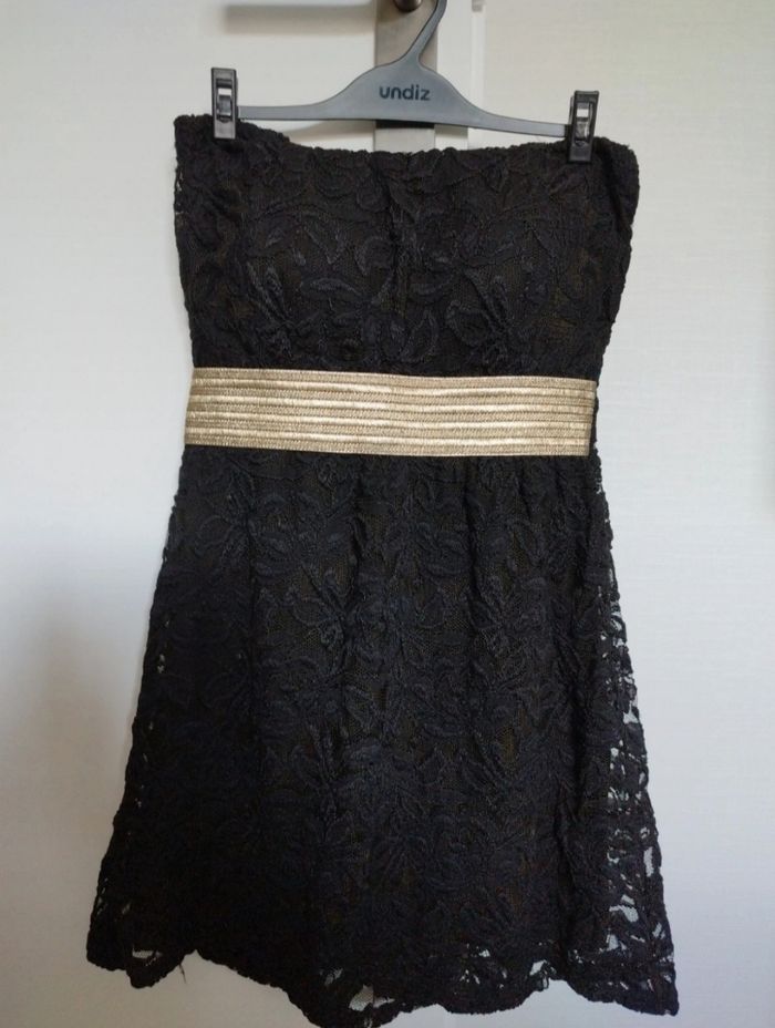 Robe en dentelle - photo numéro 2