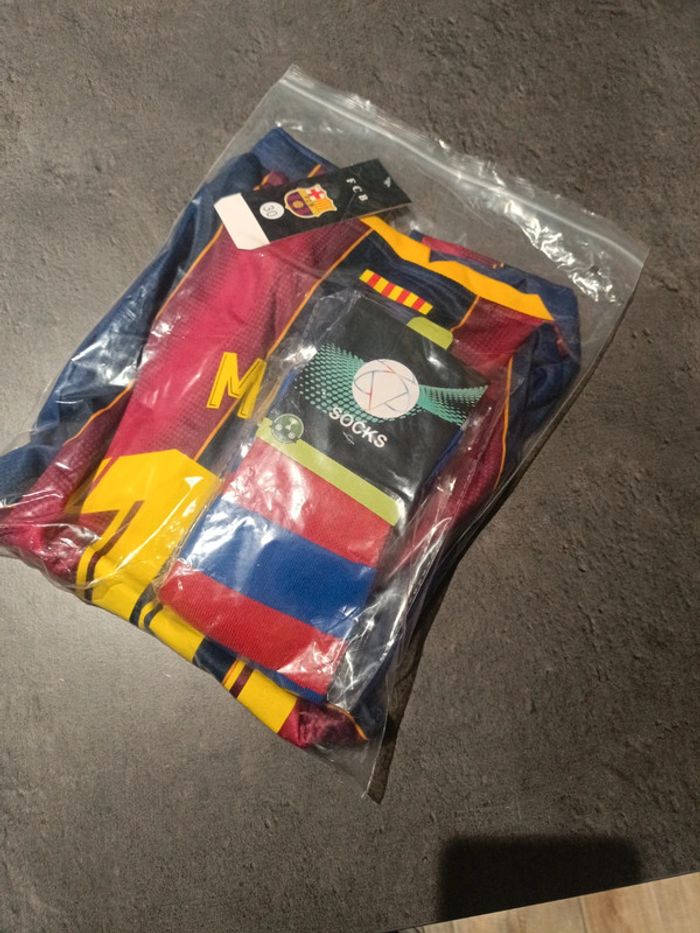 Tenue football Léo Messi FC Barcelone t.30 - photo numéro 5