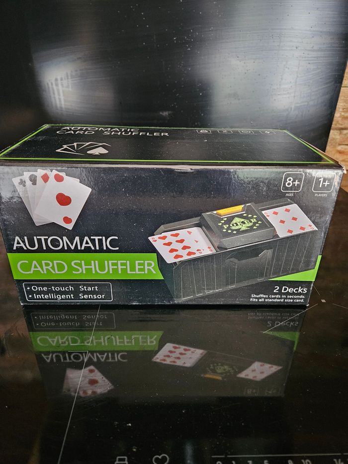 Distributeur de cartes