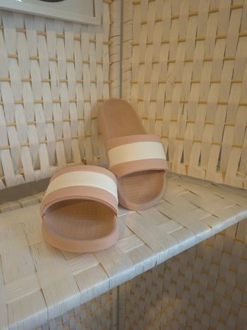 Claquettes / slides Lacoste serve slide hybrid rose & blanc P37 femme