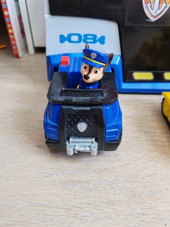 Pat patrouille, Chase et son véhicule.