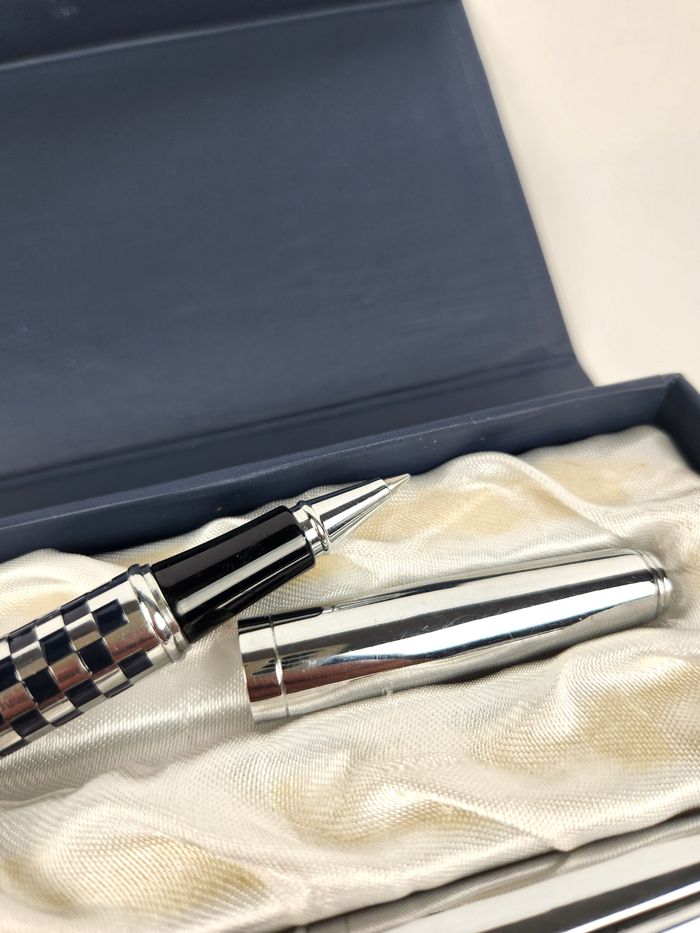 Coffret 2 Stylos Bille Balmain - Motif Damier Argenté - photo numéro 4