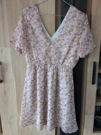 Jolie robe T36