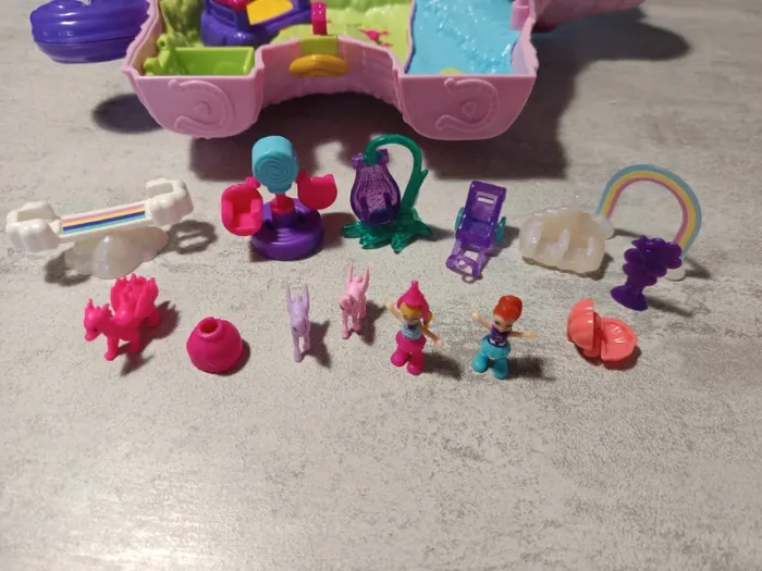 Vends Polly pocket licorne en fête. - photo numéro 2