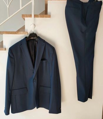 Costume deux pièces DEVRED bleu marine neuf veste taille 58 pantalon taille 46 housse