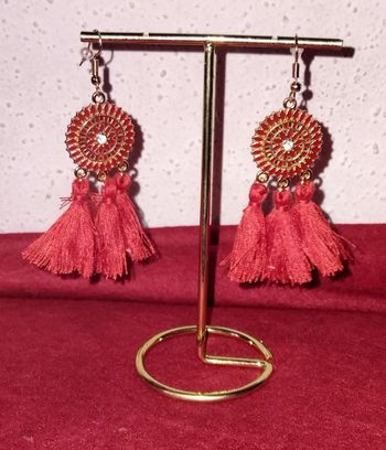 Paire de boucles d oreilles attrape rêve rouge et doré  neuf