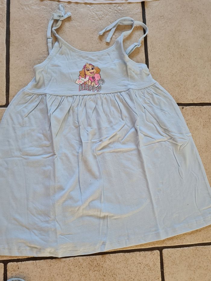 5 robes taille 4 ans - photo numéro 5