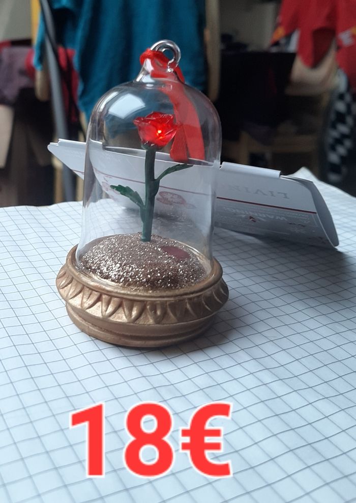 Figurine Disney rose