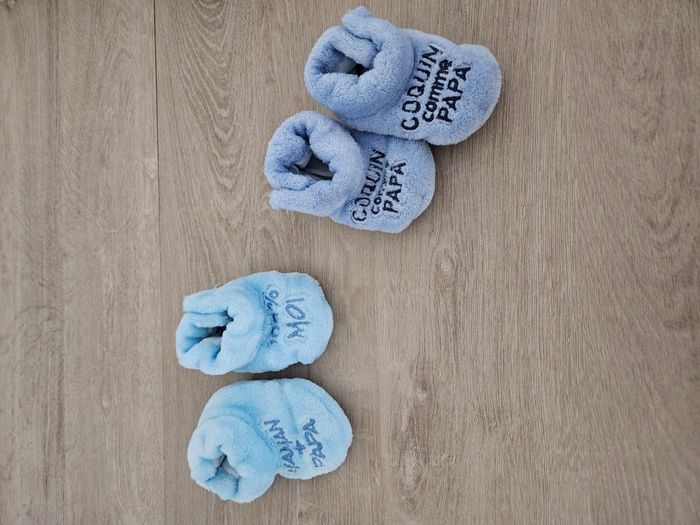 Lot 2 paires de chaussons
