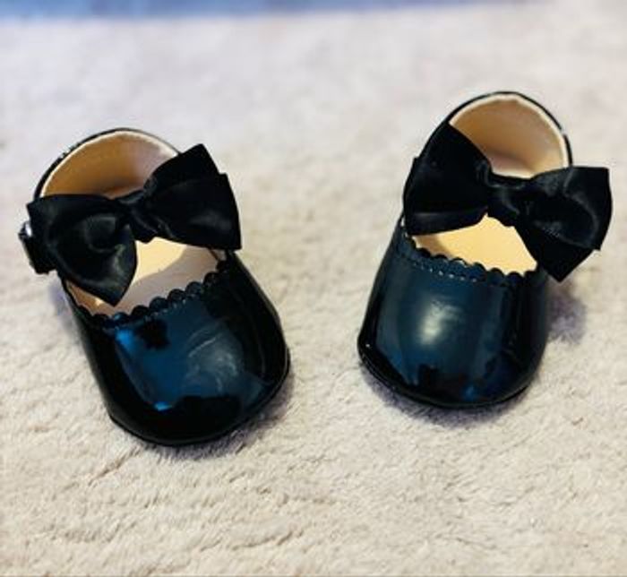 Chaussures bébé plates avec un petit nœud