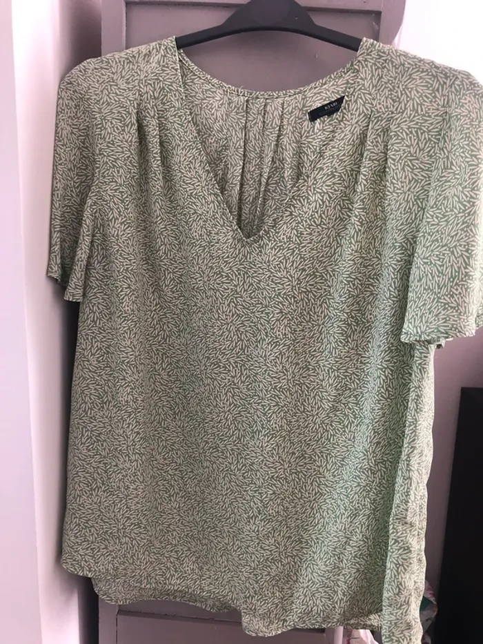 Tee short vert