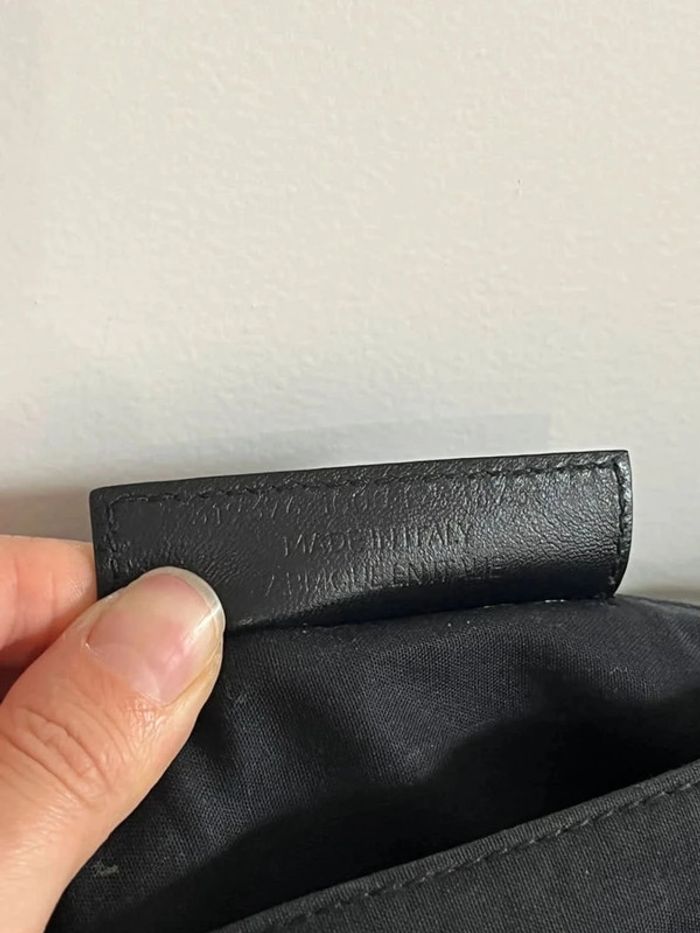 Sac enveloppe Balenciaga en cuir noir - photo numéro 5