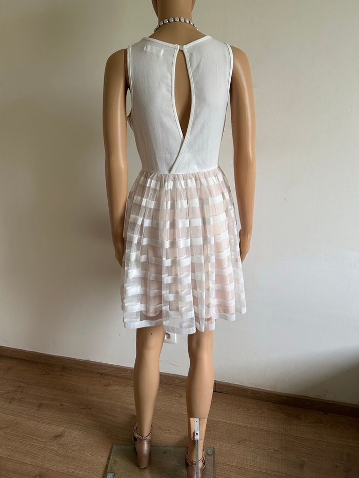 Robe blanche et beige sans manches Molly Bracken taille S jamais portée - photo numéro 6