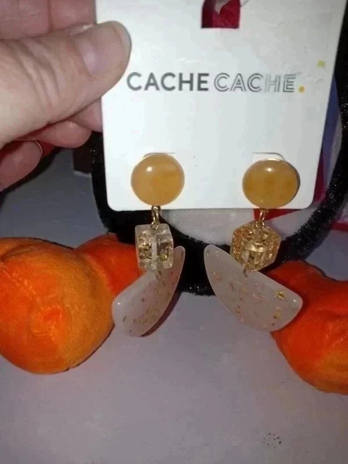 Paire de boucles d'oreilles de chez Cache Cache - photo numéro 2