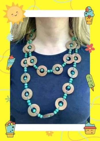 Collier long effet bois marron vert