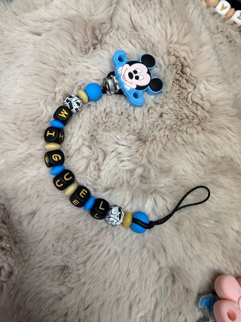 Attache tétine Mickey