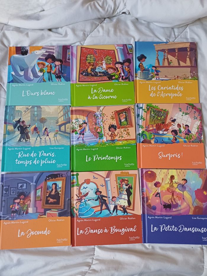 Lot 9 livres Hachette Jeunesse