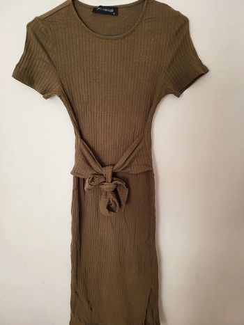 Robe kaki avec ceinture