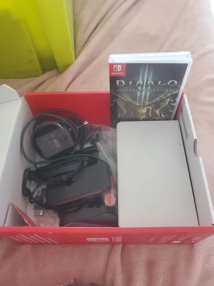 Nintendo Switch Modèle OLED HEG-001 Console - photo numéro 3